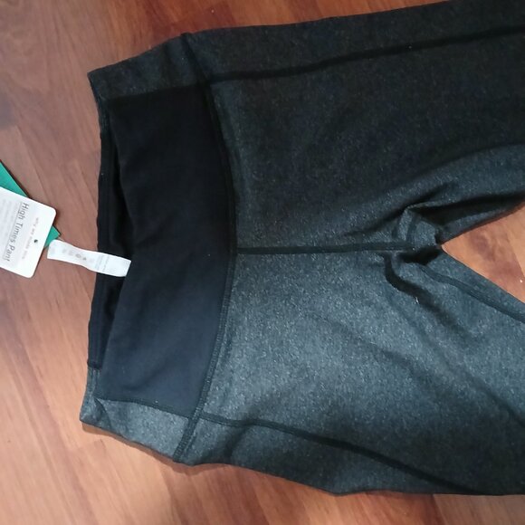Brand New Lululemon leggings - Picture 2 of 5